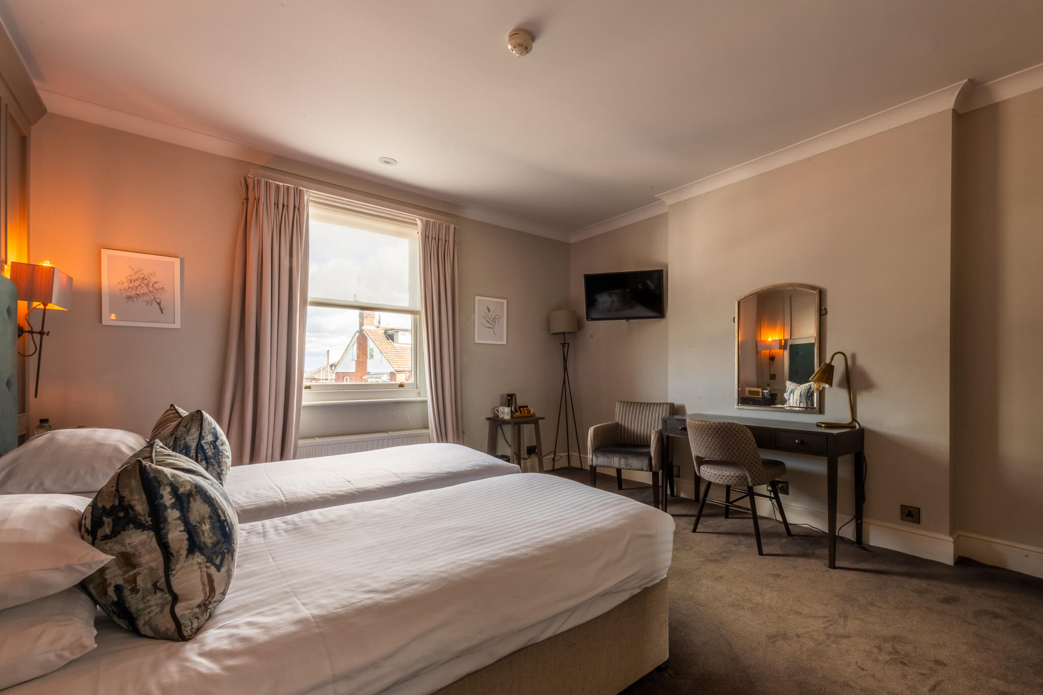 Royal Wells Hotel Classic Twin Room